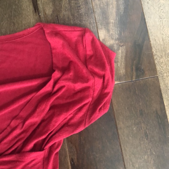 Le Clef red wrap top - Picture 5 of 5
